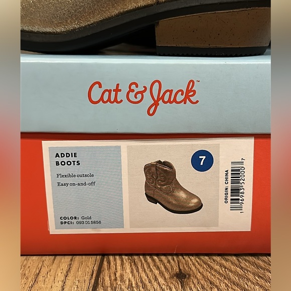 New in box Cat & Jack Addie Gold Glitter toddler boots, size 7. - Picture 2 of 6